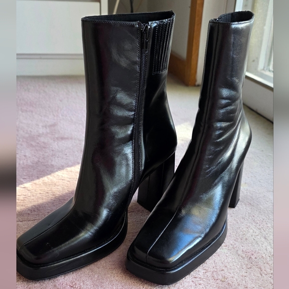 Jeffrey Campbell Maximal Bootie Size 7.5 - Picture 2 of 6